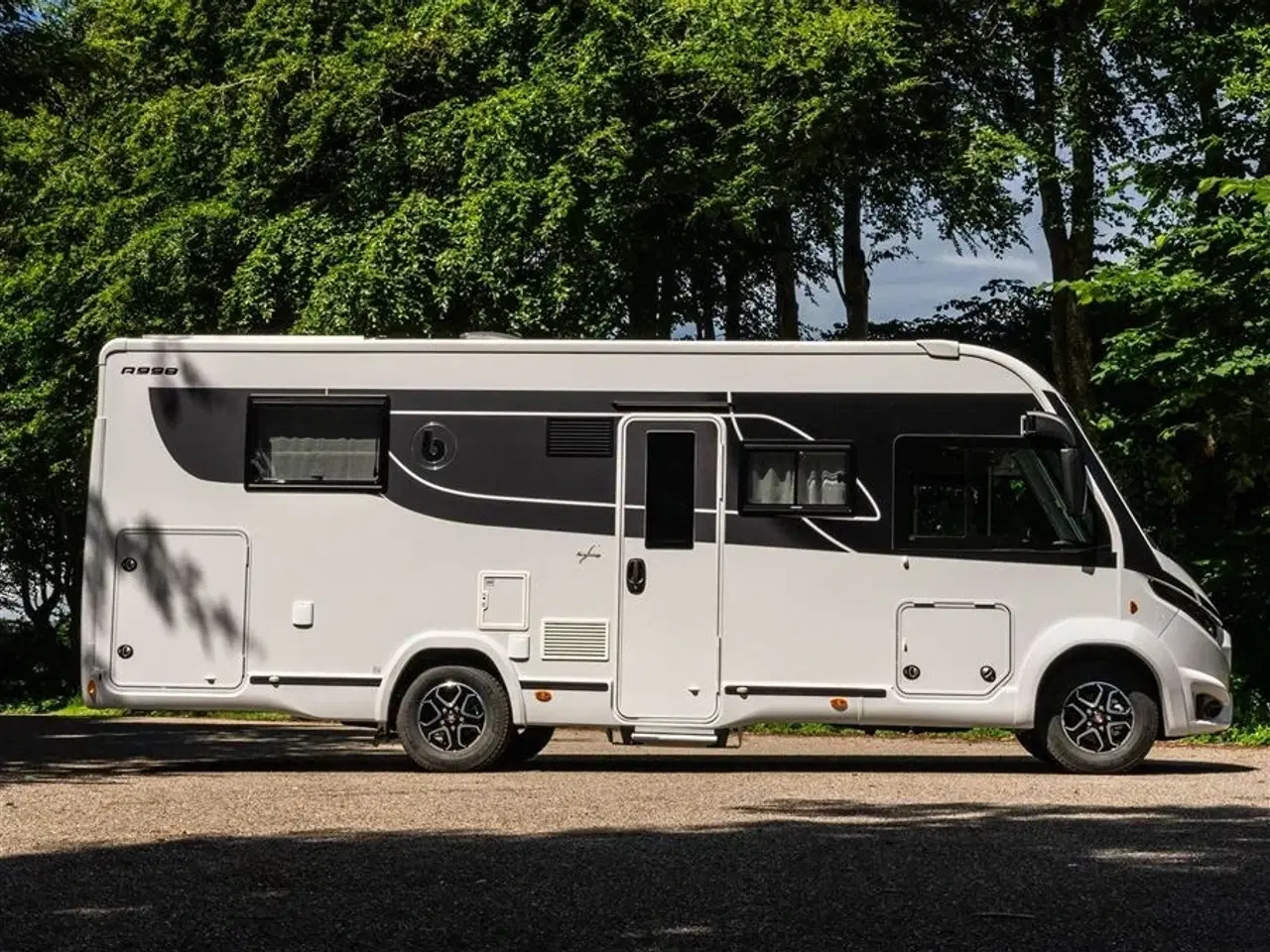 Billede 36 - 2024 - Benimar Amphitryon 998 Northautokapp   Luksus autocamper med Alde varme og 180 HK