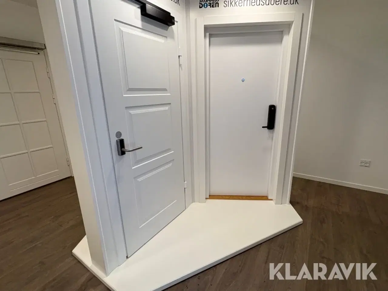 Billede 6 - Sikkerhedsdør Magnum venstre hvid glat med karm 1 styk