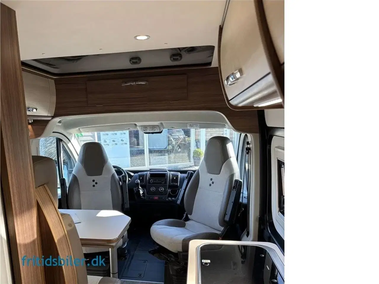 Billede 11 - 2023 - Bravia 599 165 Hk Classic   Bravia 599 Classic med hævetag med hele 4 sovepladser over 190 cm i længden camper vanen til hele familien