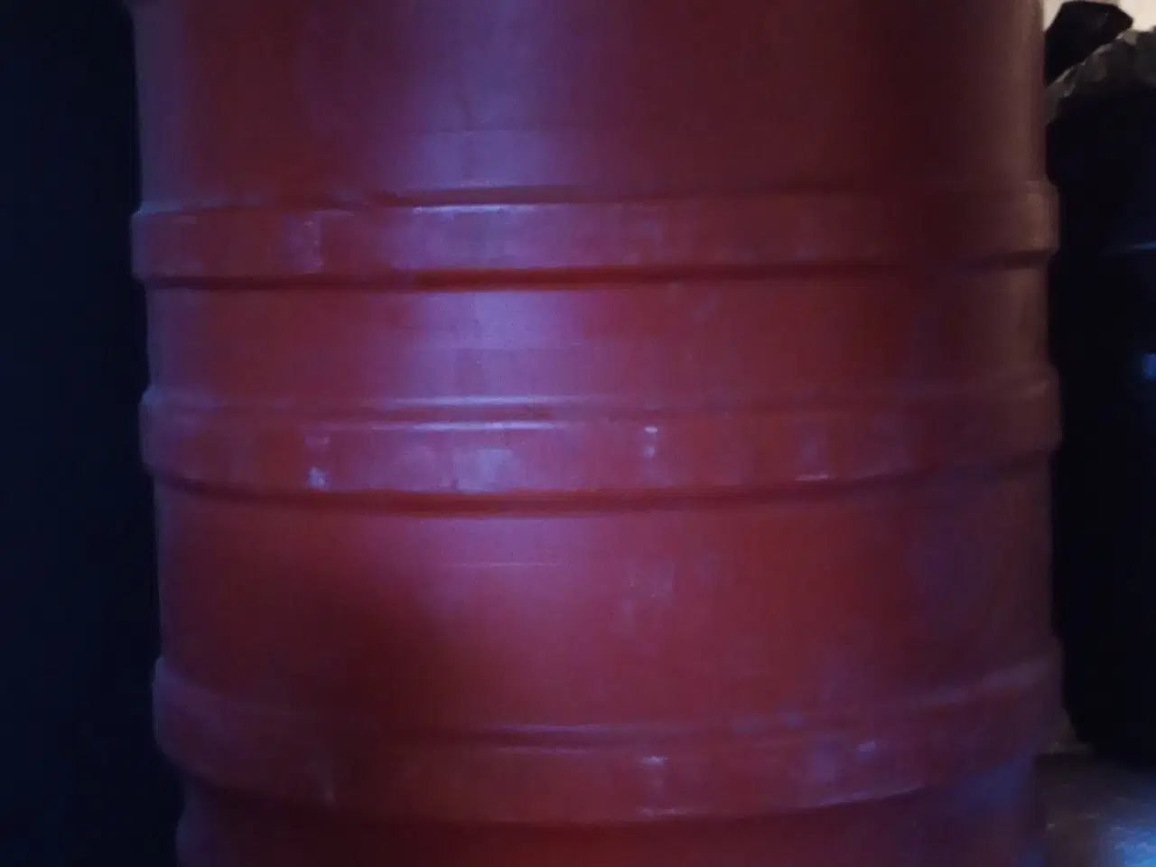 Billede 2 - Plast tønder (220 liter)