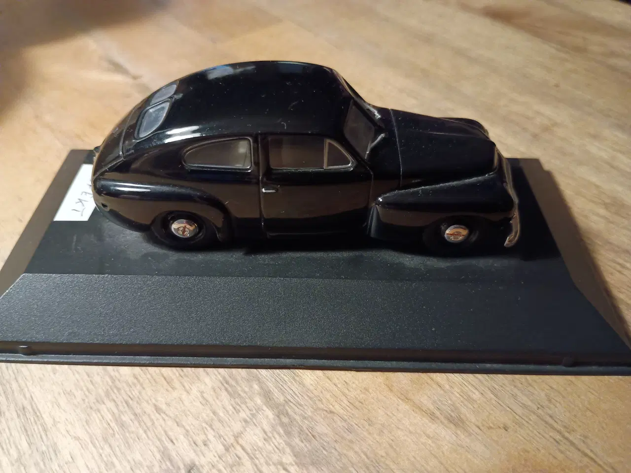 Billede 3 - Volvo PV 444, modelbil.