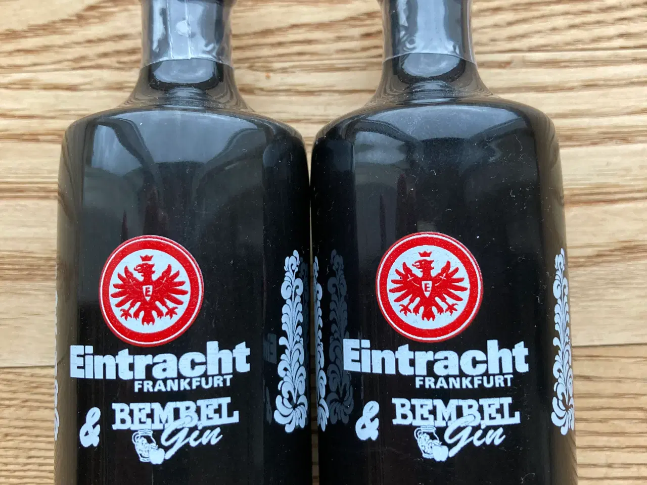 Billede 1 - Eintracht Frankfurt gin/merchandise stentøjsflaske