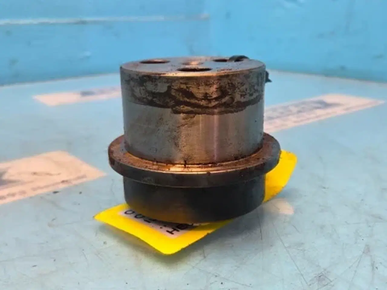 Billede 3 - Iveco F2CE9684L Afstandsstykke 504133017