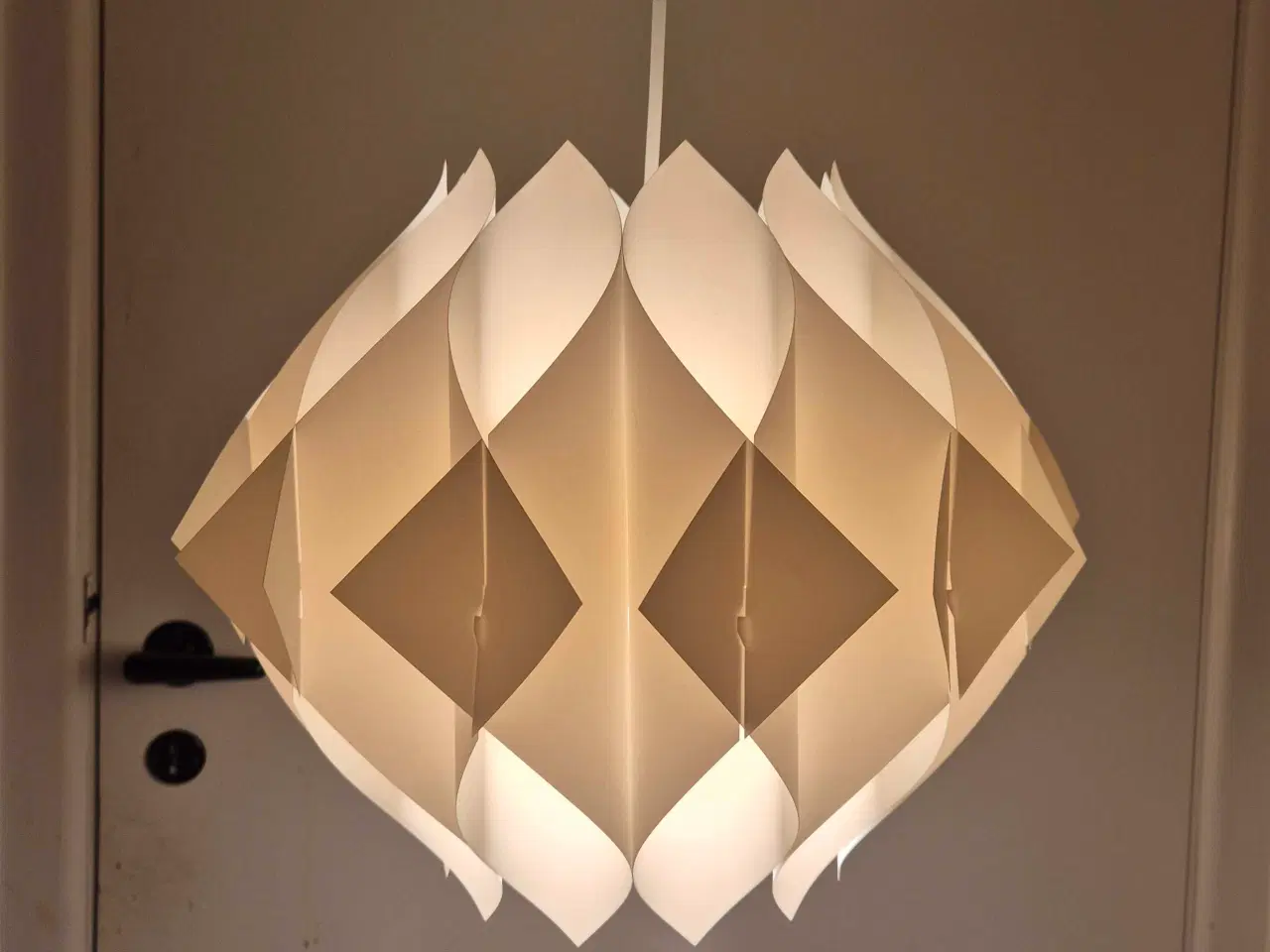 Billede 2 - Velholdte og smukke hvide Butterfly 