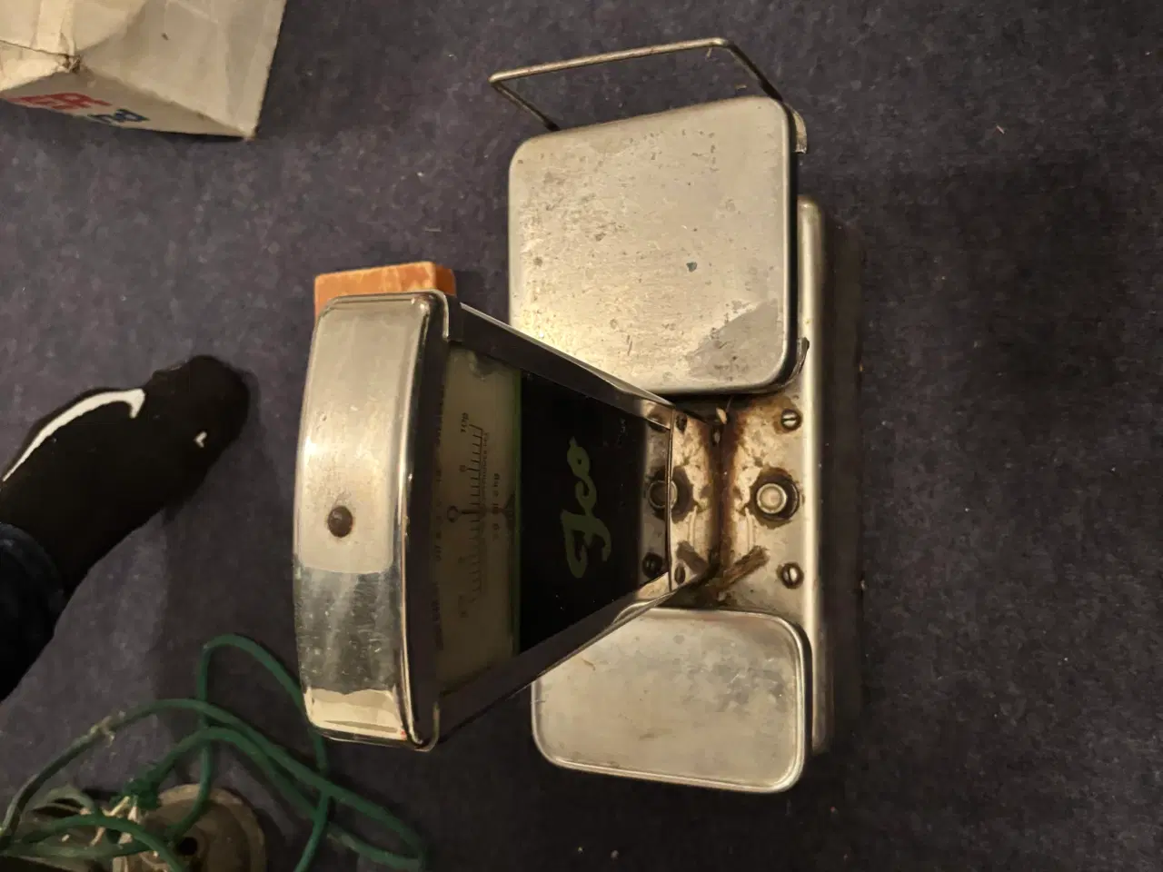 Billede 3 - Gammel vægt med lidt lodder til