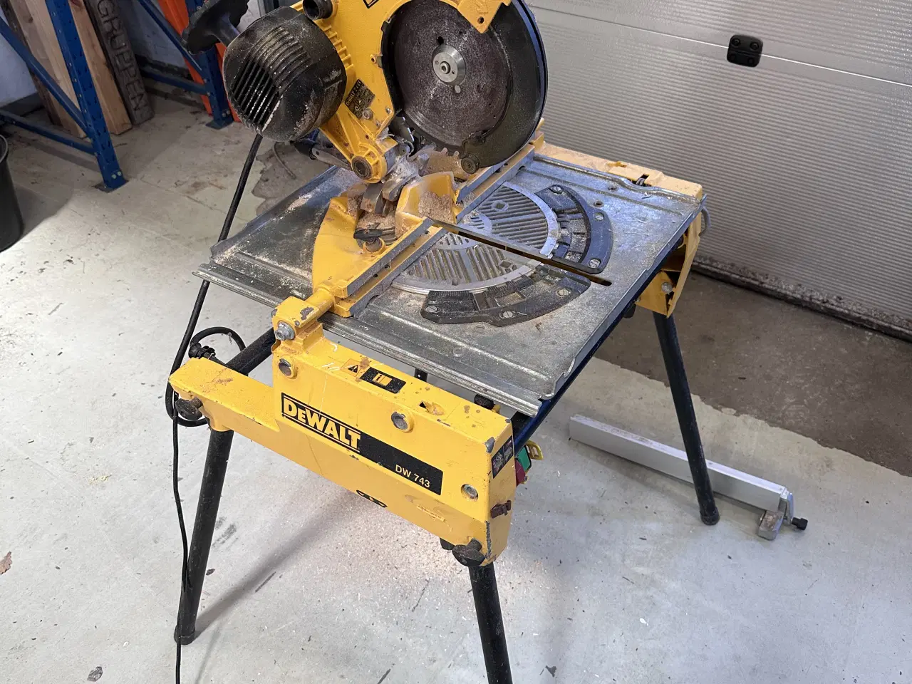 Billede 1 - DeWalt vendesav / bordsalt