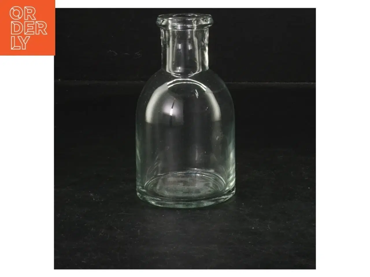 Billede 3 - To små glasflasker (str. 11 cm. 2 styk)