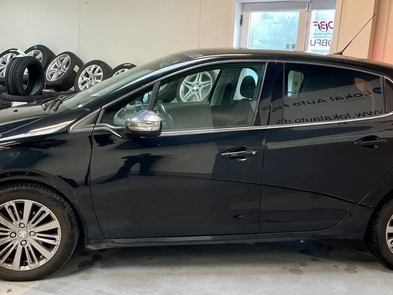 Billede 3 - Peugeot 208 1,6 BlueHDi 100 Allure Sky