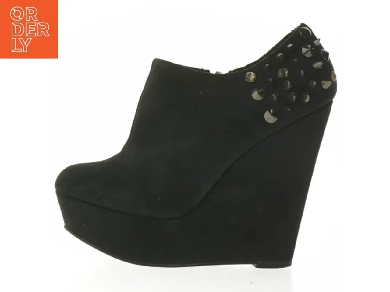 Billede 1 - Høje kilehæle med nitter fra Catwalk (str. 37 )