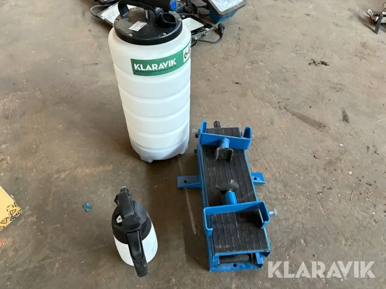 Billede 1 - Bilpleje lot, oliesuger  samt motorløfte-/motorstøttebjælke i stål.