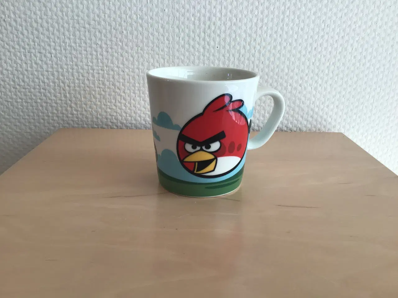 Billede 1 - Nyt Arabia Finland Angry Bird red krus 0,4L.