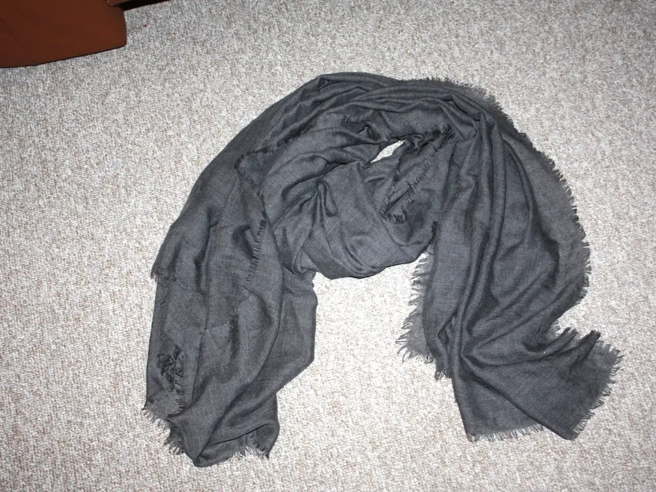 Billede 1 - Grå Tørklæde 190 cm x 125 cm
