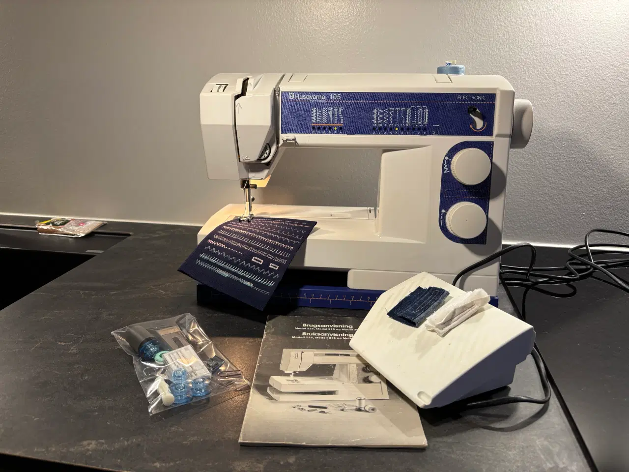 Billede 1 -  Husqvarna. 105 symaskine 