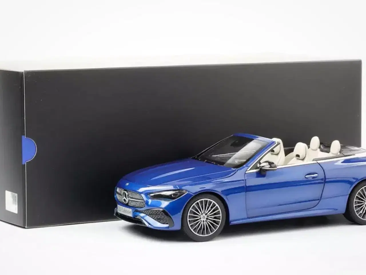 Billede 4 - 1:18 Mercedes CLE Cabriolet 2024