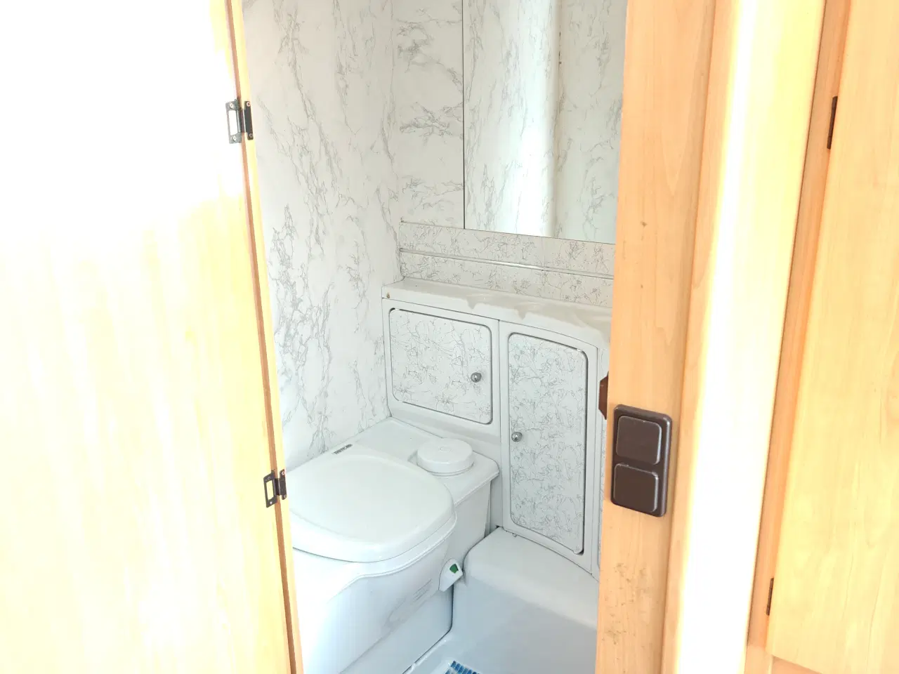 Billede 7 - LMC Luxus 495 campingvogn med fortelt