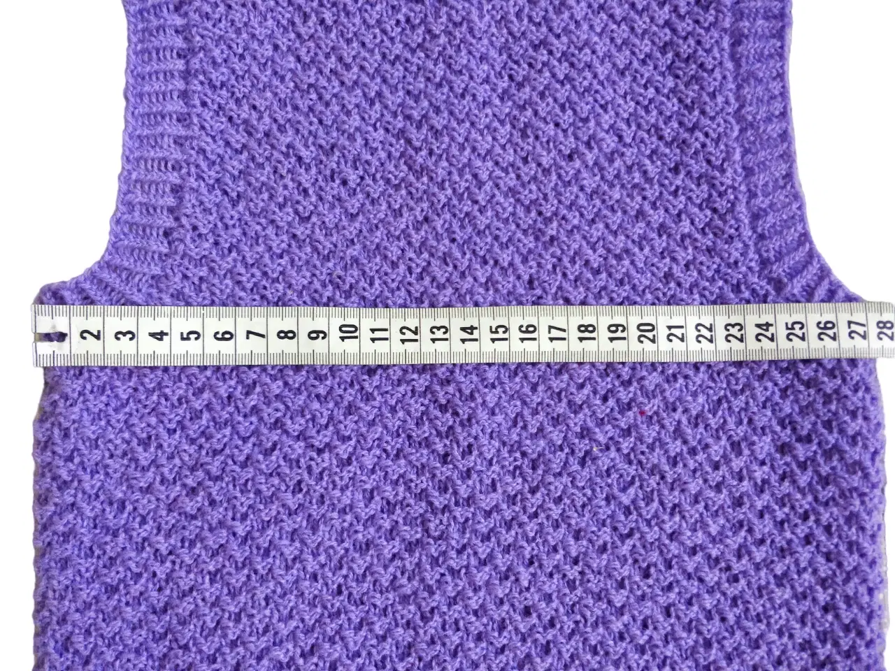 Billede 4 - Håndlavet strikket ærmeløs lilla sweater