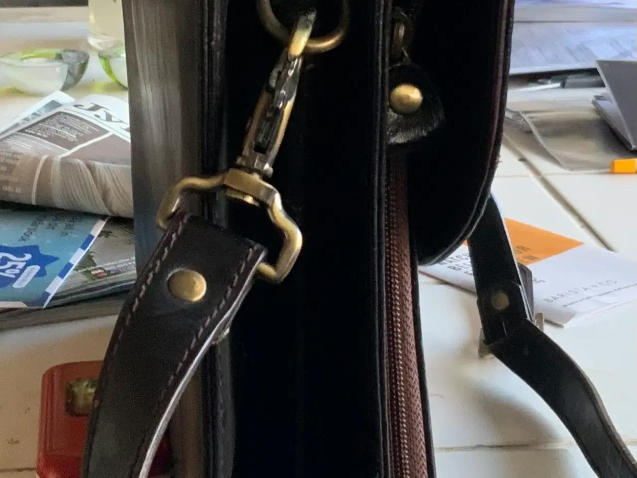 Billede 3 - Nyere Sort læder mappe ca. 30x43 cm.