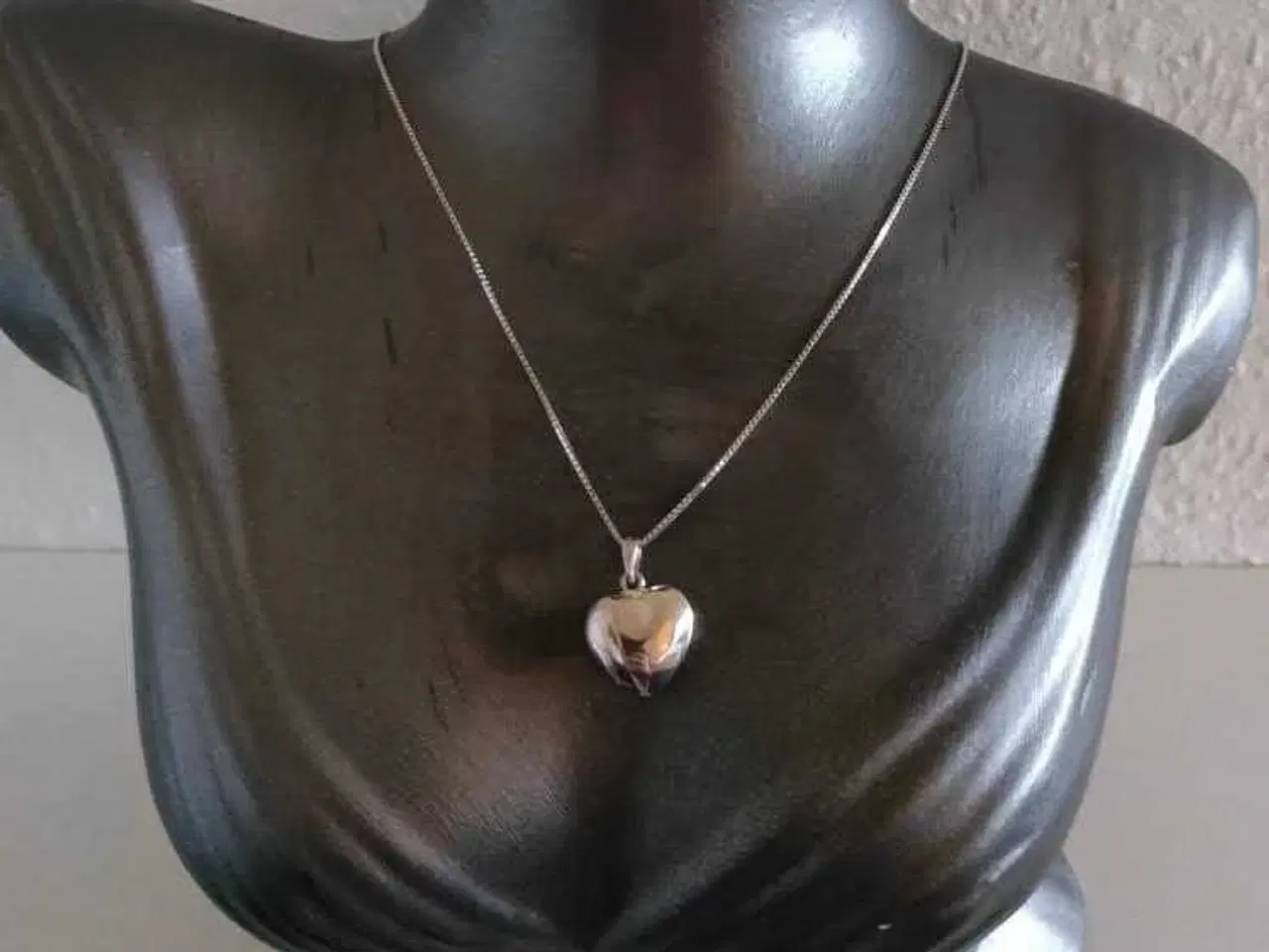 Billede 2 - Ny/ubrugt hjerte vedhæng+ 50 cm kæde i 925 sterlin