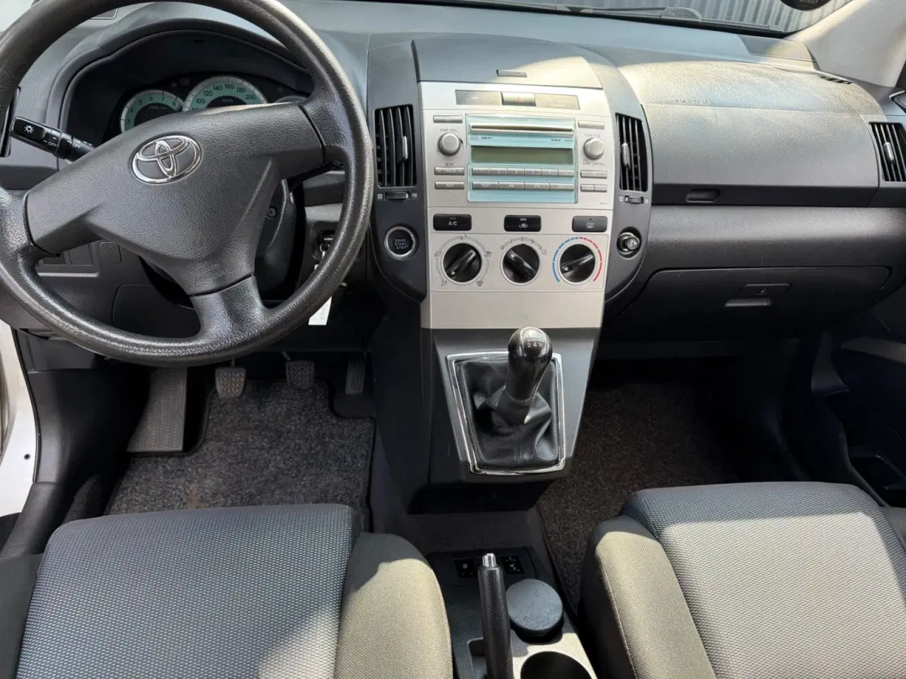 Billede 4 - Toyota Corolla Verso 1,8 Luna 7prs