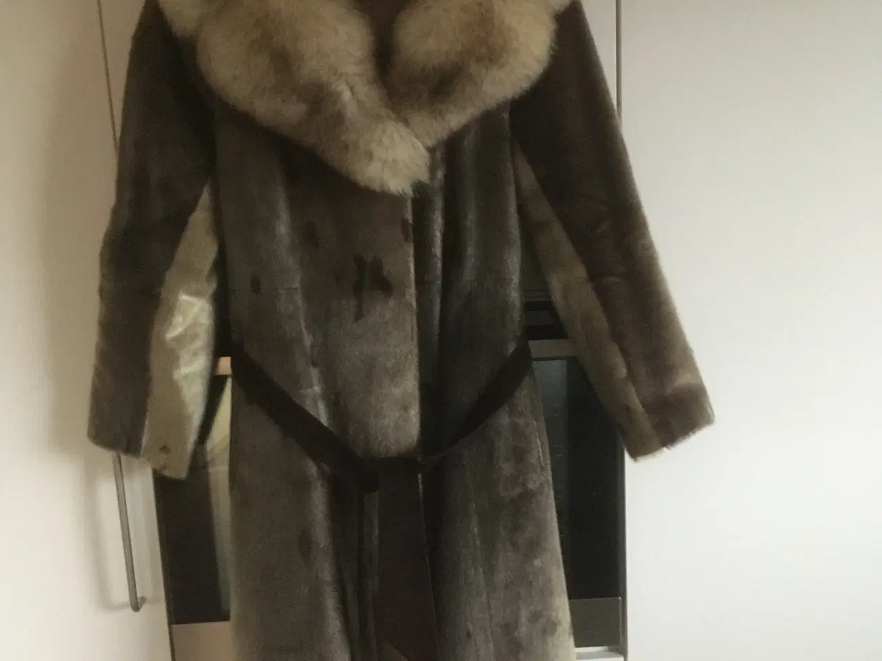 Billede 1 - Sælskindsfrakke med krave af blåræv