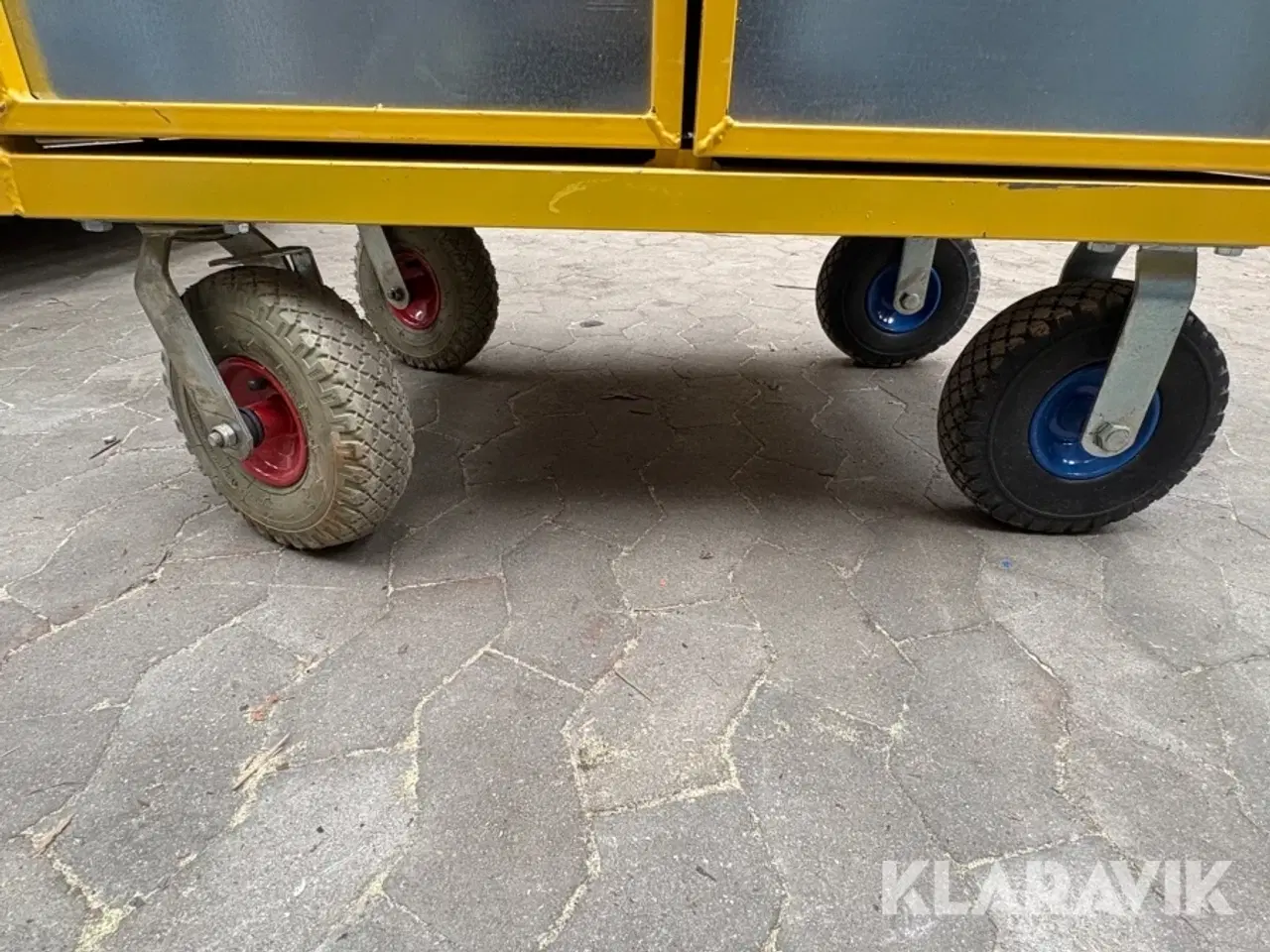 Billede 9 - Plukkeskab på hjul