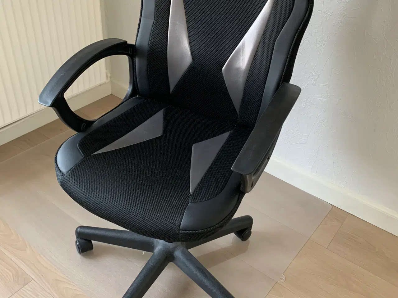 Billede 1 - Kontorstol og underlag