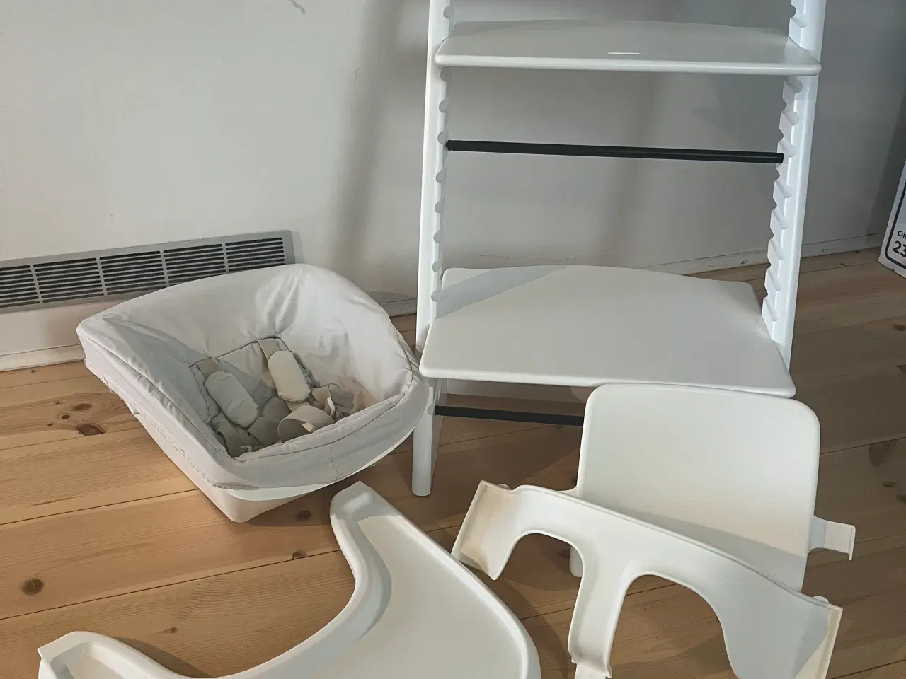 Billede 1 - Trip Trap stol m. indsatser og bakkebord 