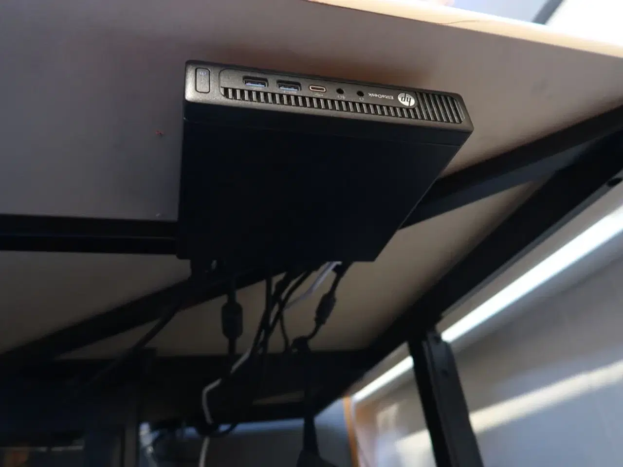 Billede 7 - 3 stk. computerskærme AOC 24B2 med tastatur, mus, computer HP EliteDesk