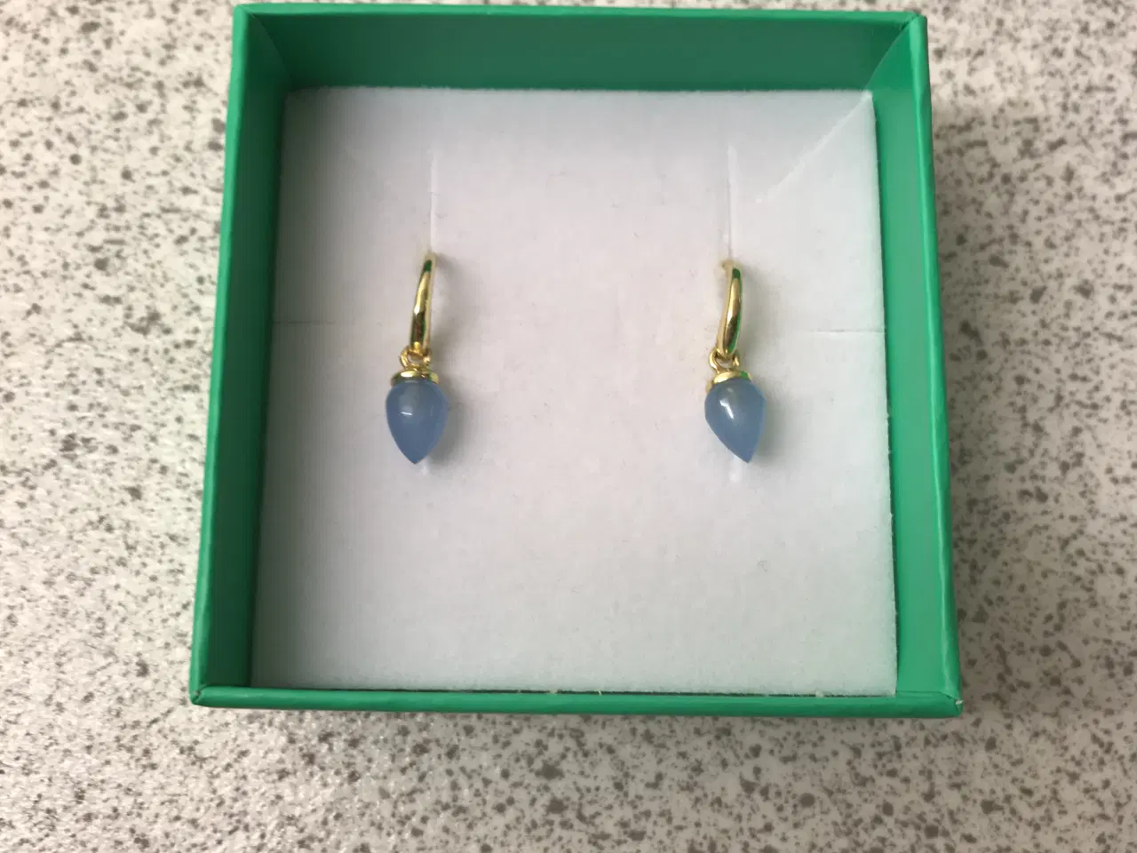 Billede 2 - Chanti øreringe med lyseblå calchedon krystaller