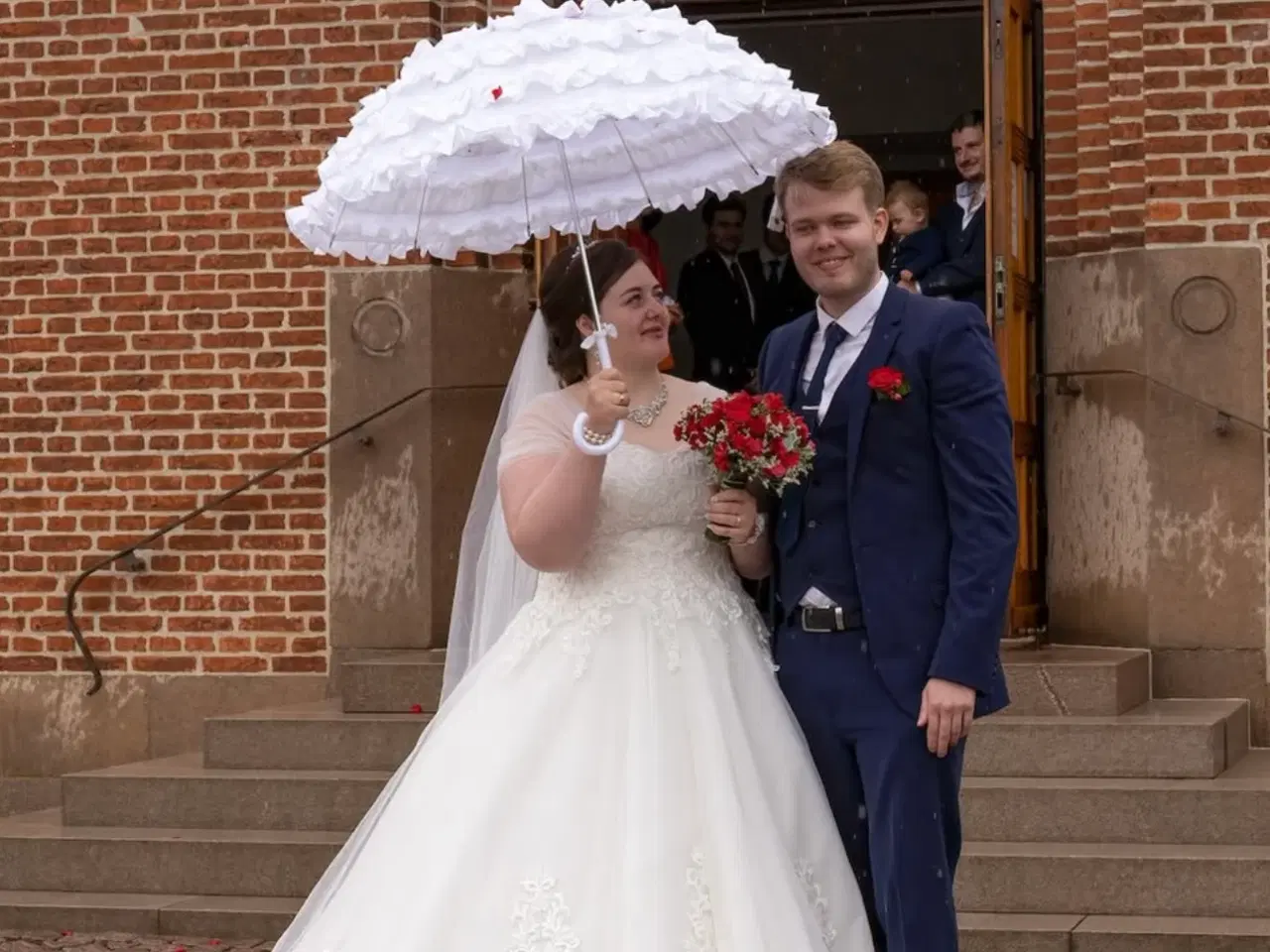 Billede 1 - Smukkeste brudekjole (XL) 