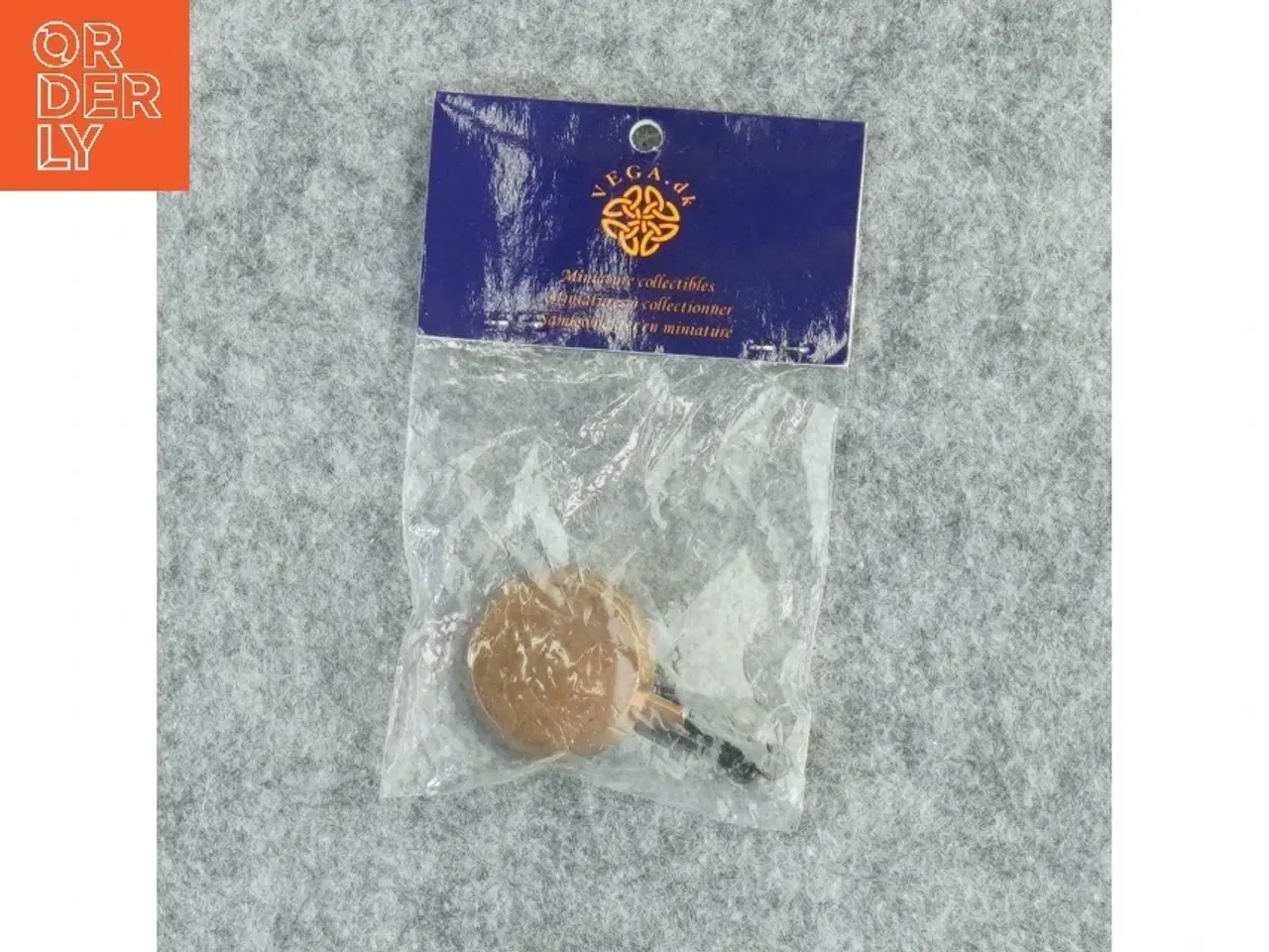 Billede 3 - Miniature kobber stegepande med ophæng, dukkehus udstyr fra Vega (str. 5,5x3 cm)