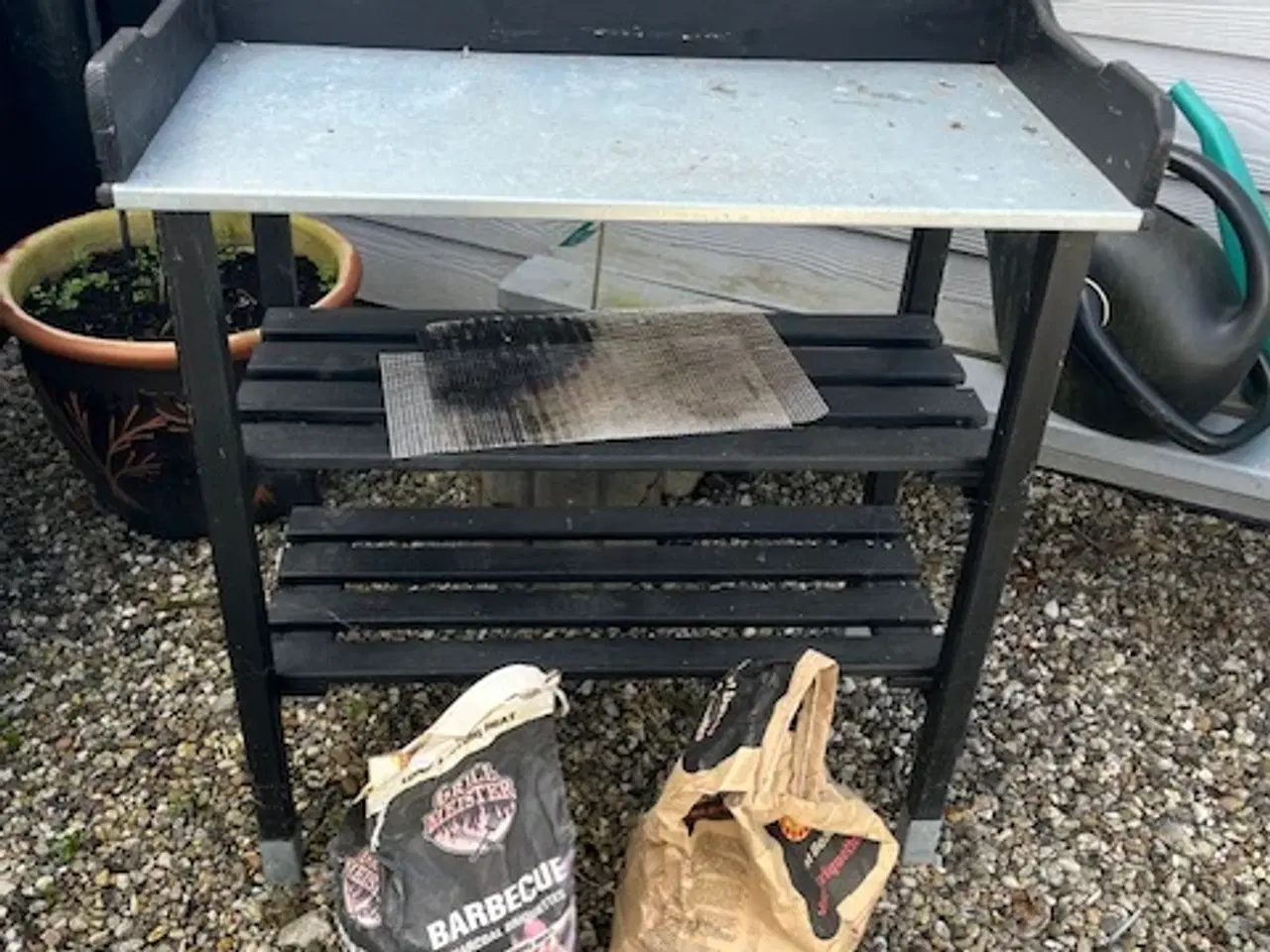 Billede 8 - Haveredskaber, lanterne, havebord, zinkspande m.m.