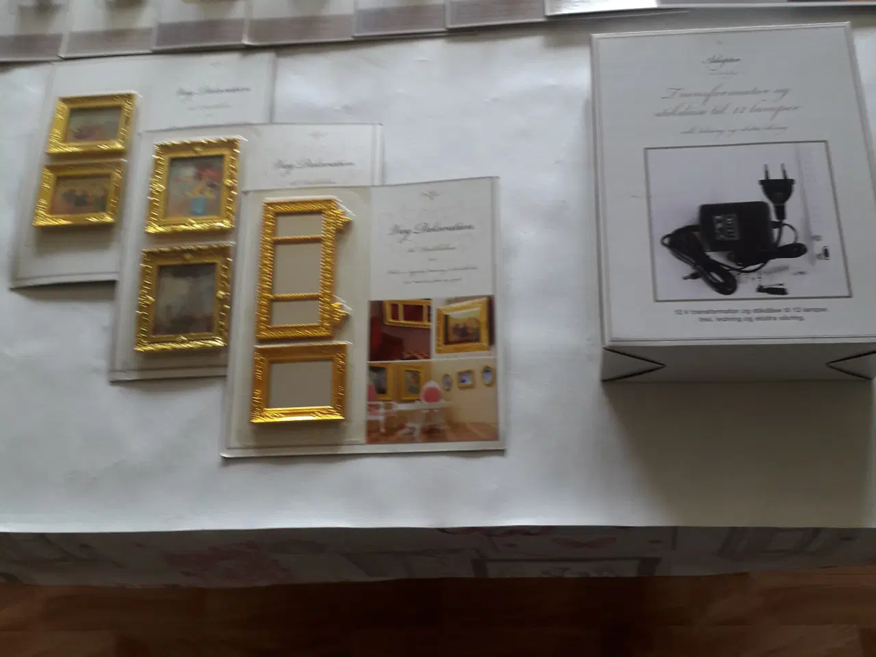 Billede 6 - Dukkehusmøbler - Miniature Samling med tilbehør.