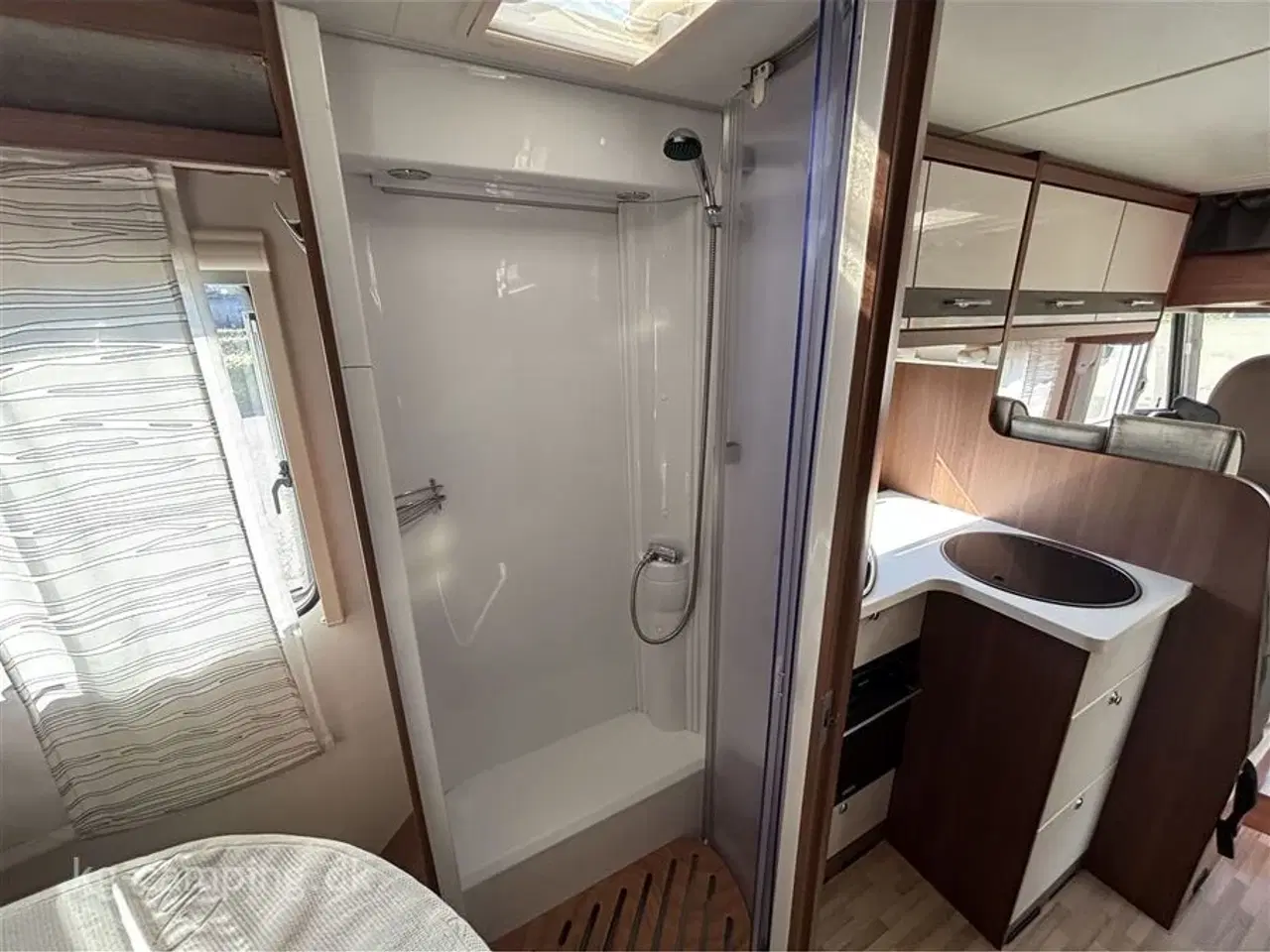 Billede 11 - 2015 - LMC I 745   Fin Helintegrerede autocamper med masser af udstyr.