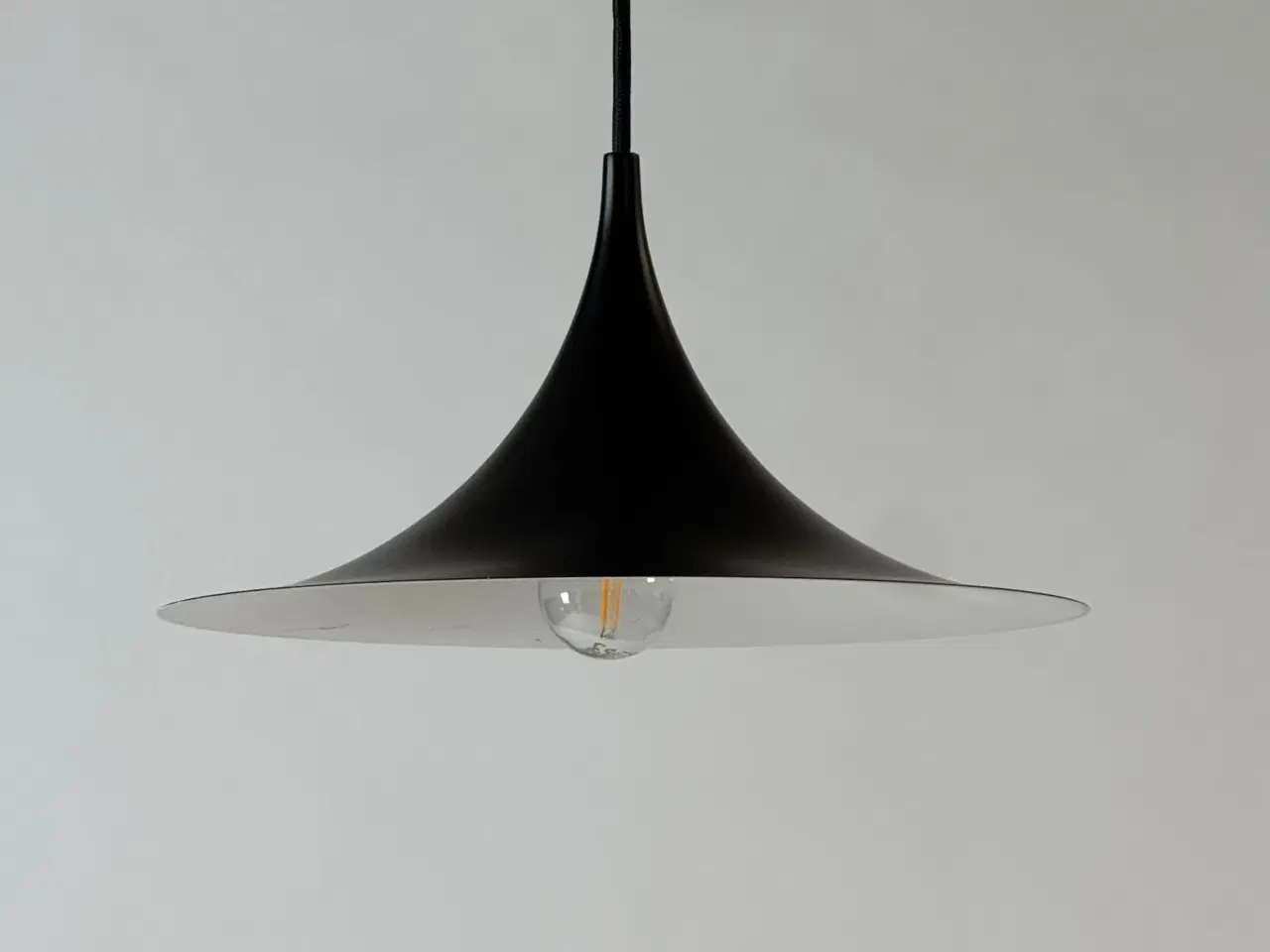 Billede 1 - Gubi Semi Pendel – Sort Ø30 cm