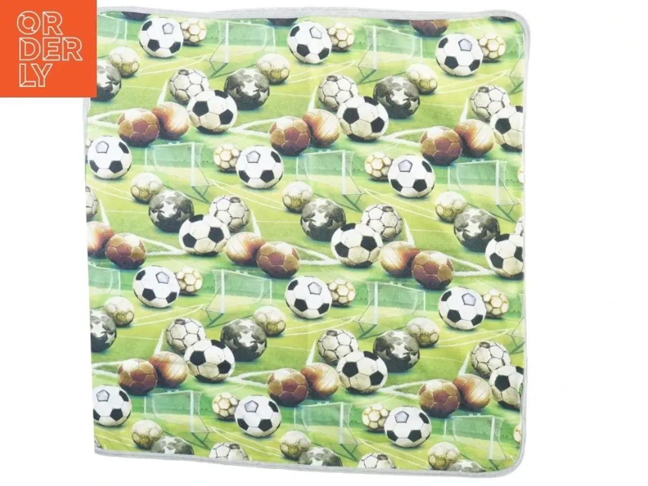 Billede 3 - Baby tæppe med fodbold motiv fra Molo (str. 75 x 72 cm)
