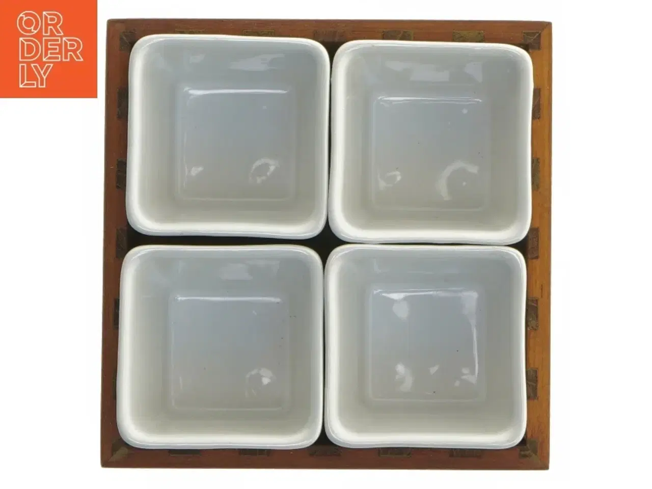 Billede 2 - Sæt af fire små skåle med træholder (str. 15x15 cm)