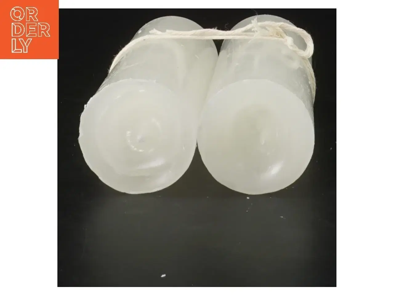 Billede 2 - To hvide stearinlys, 15 cm (str. 15 cm)