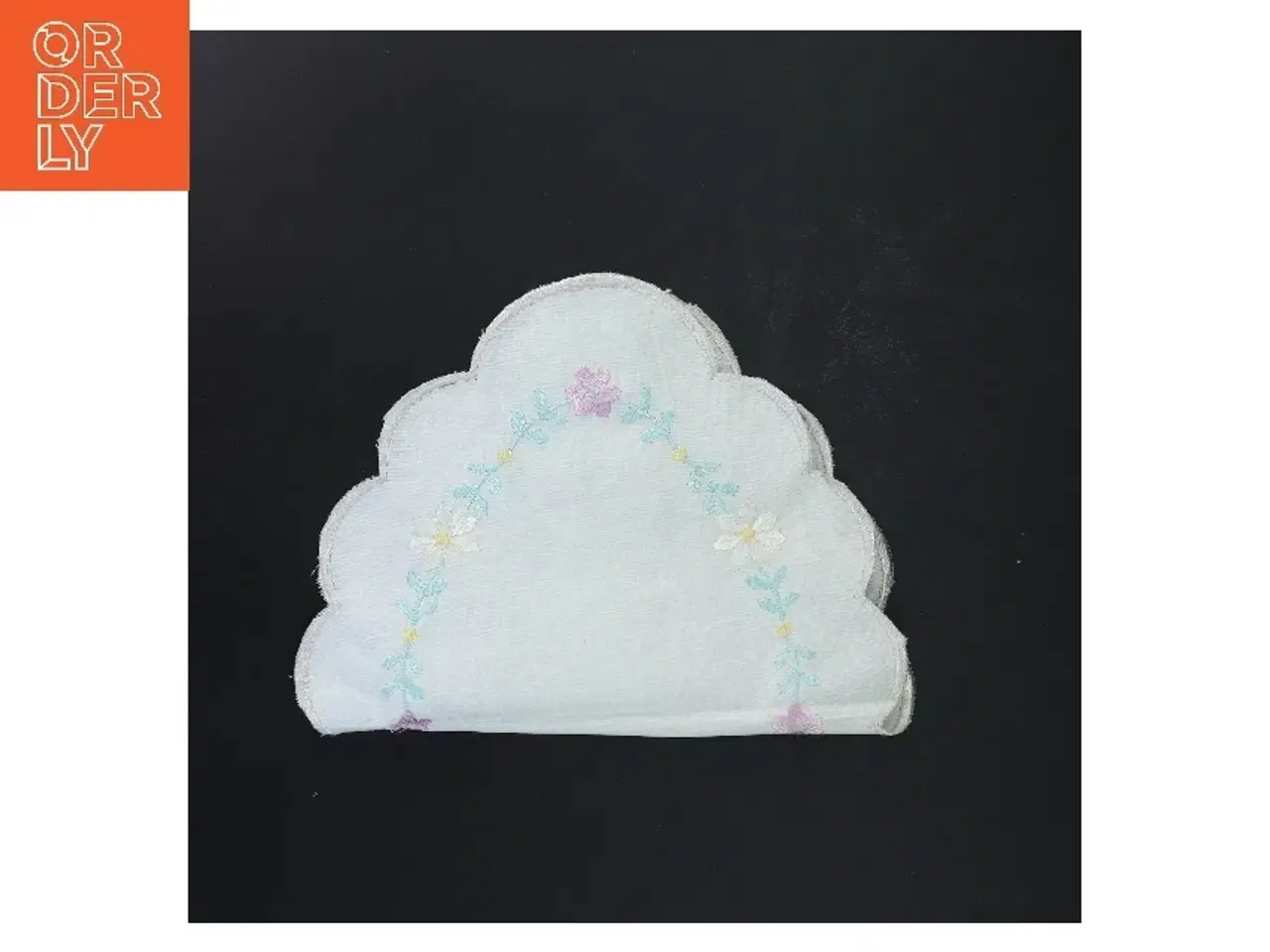 Billede 2 - Bordløber med blomsterbroderi (str. 36x23,5 cm)