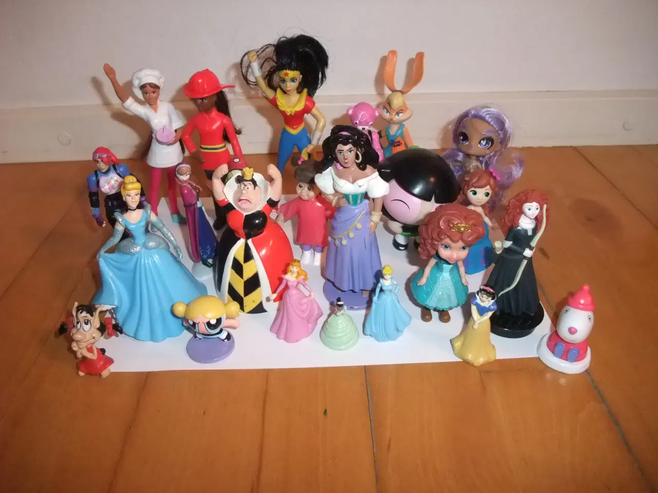 Billede 1 - Dame/Pige Figurer