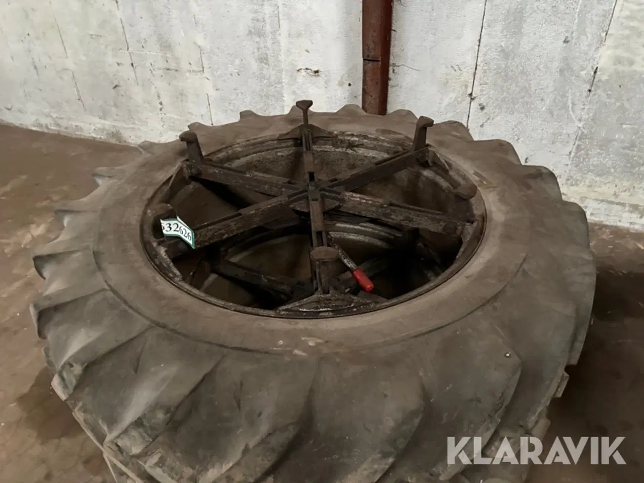 Billede 2 - Landbrugsdæk Michelin 16.9-38 2 styk