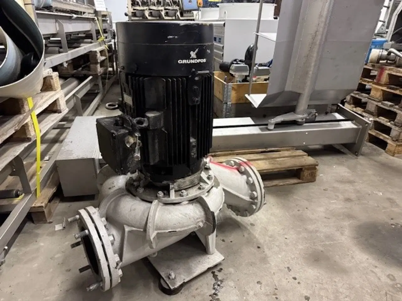 Billede 1 - Stor Grundfos centrifugalpumpe