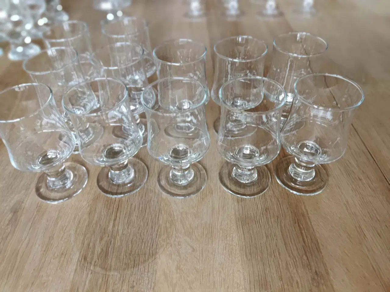 Billede 2 - Holmegård vin/øl/og cognac glas