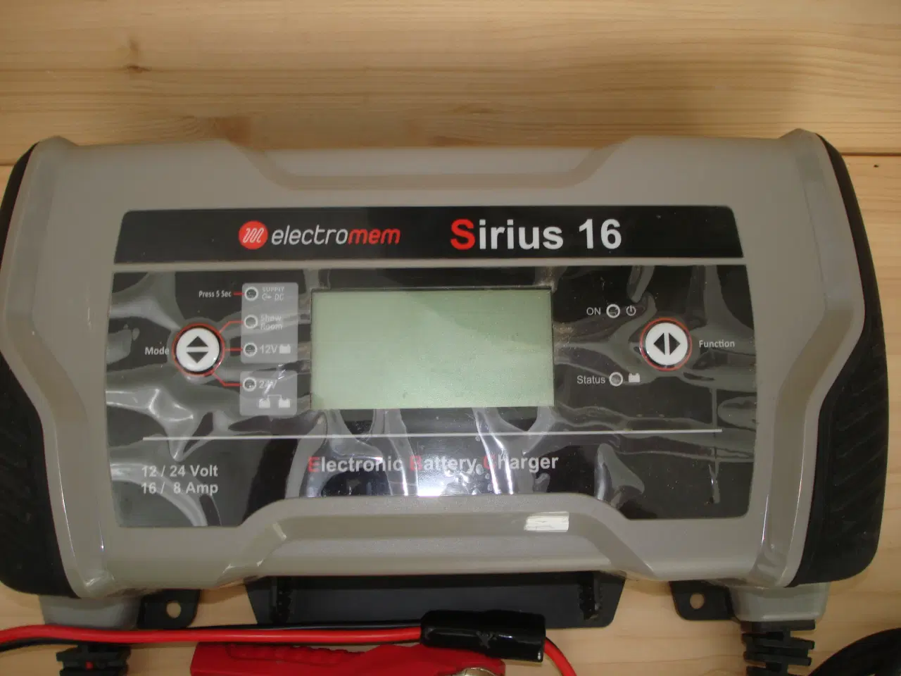 Billede 2 - Electronic Battery Changer 12/24Volt 16/8Amp