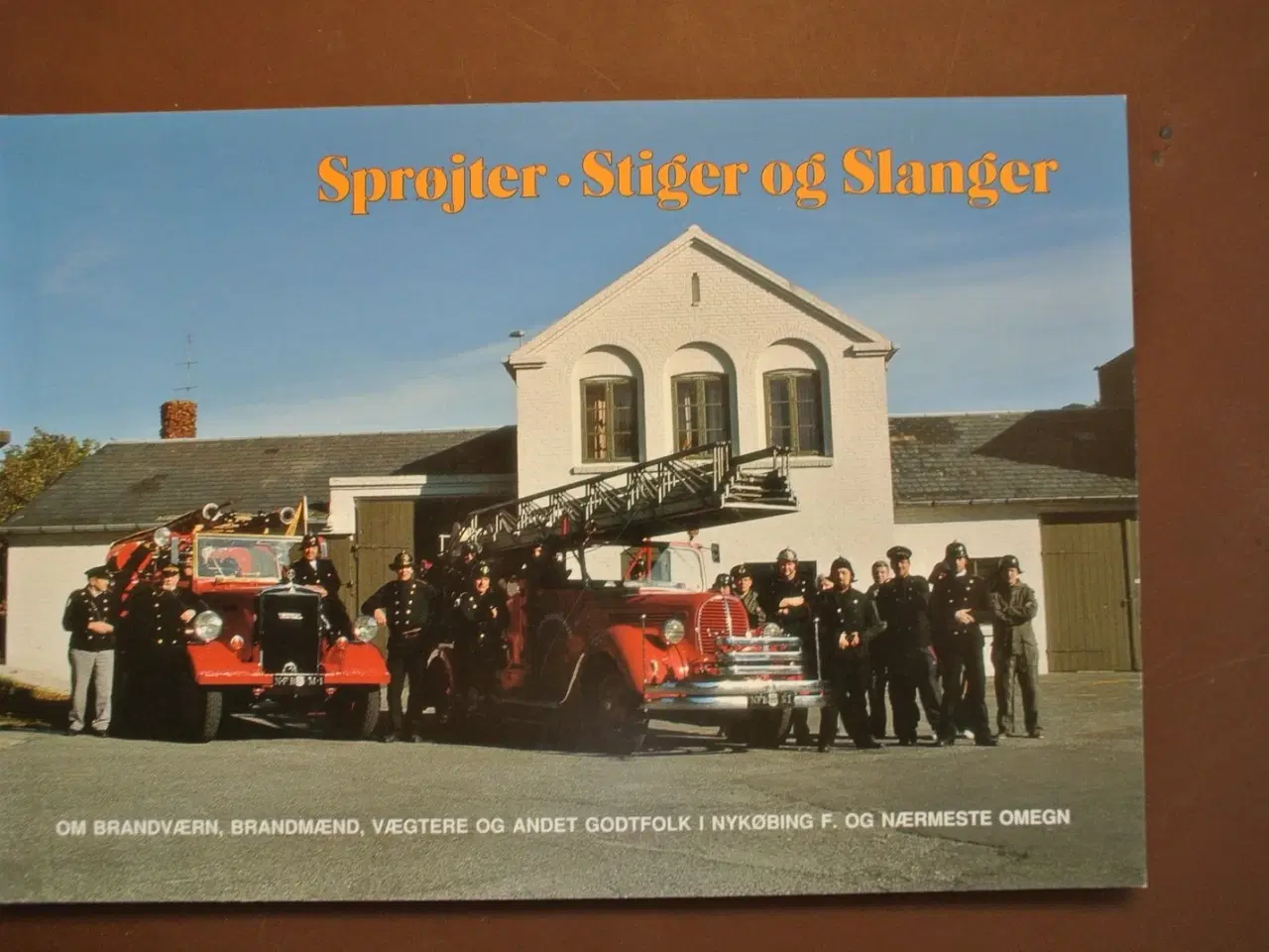 Billede 1 - sprøjter stiger og slanger - om brandværn, af pall