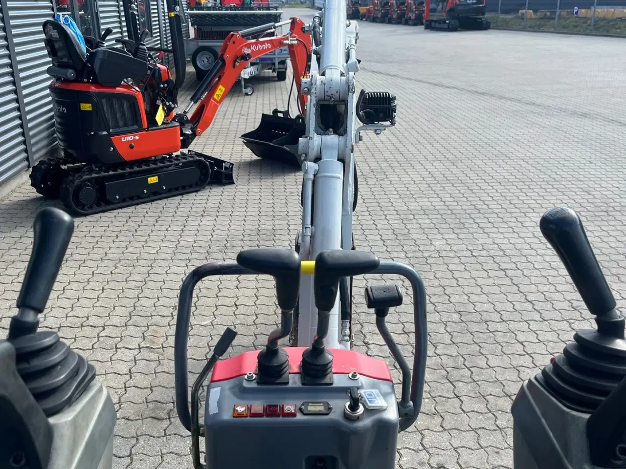 Billede 11 - Takeuchi TB210R Tilt fæste med halvautomatisk s30/150