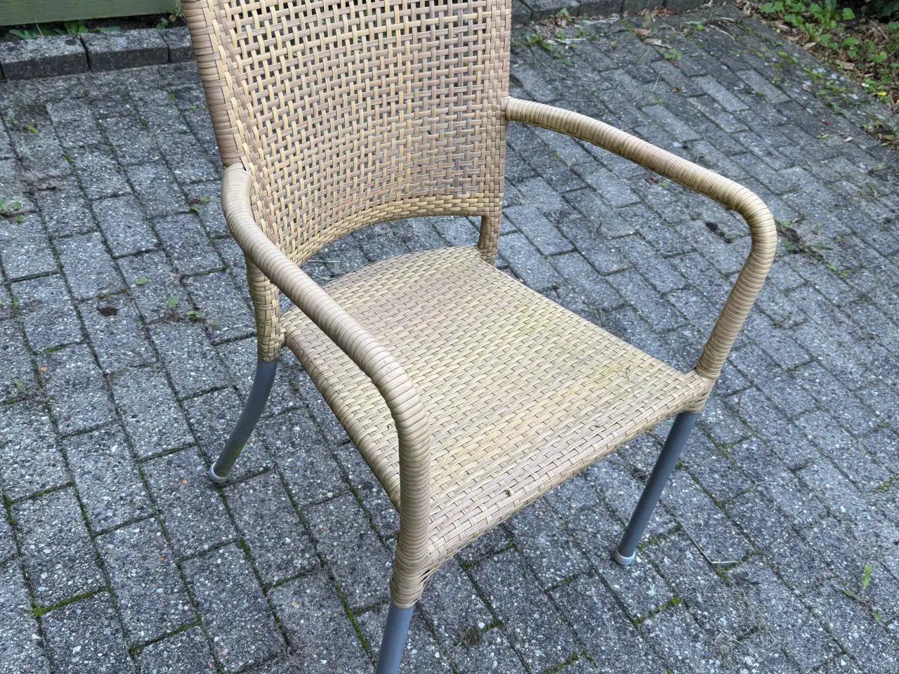 Billede 2 - Cane-line havebord Ø 100 cm og 2 stole