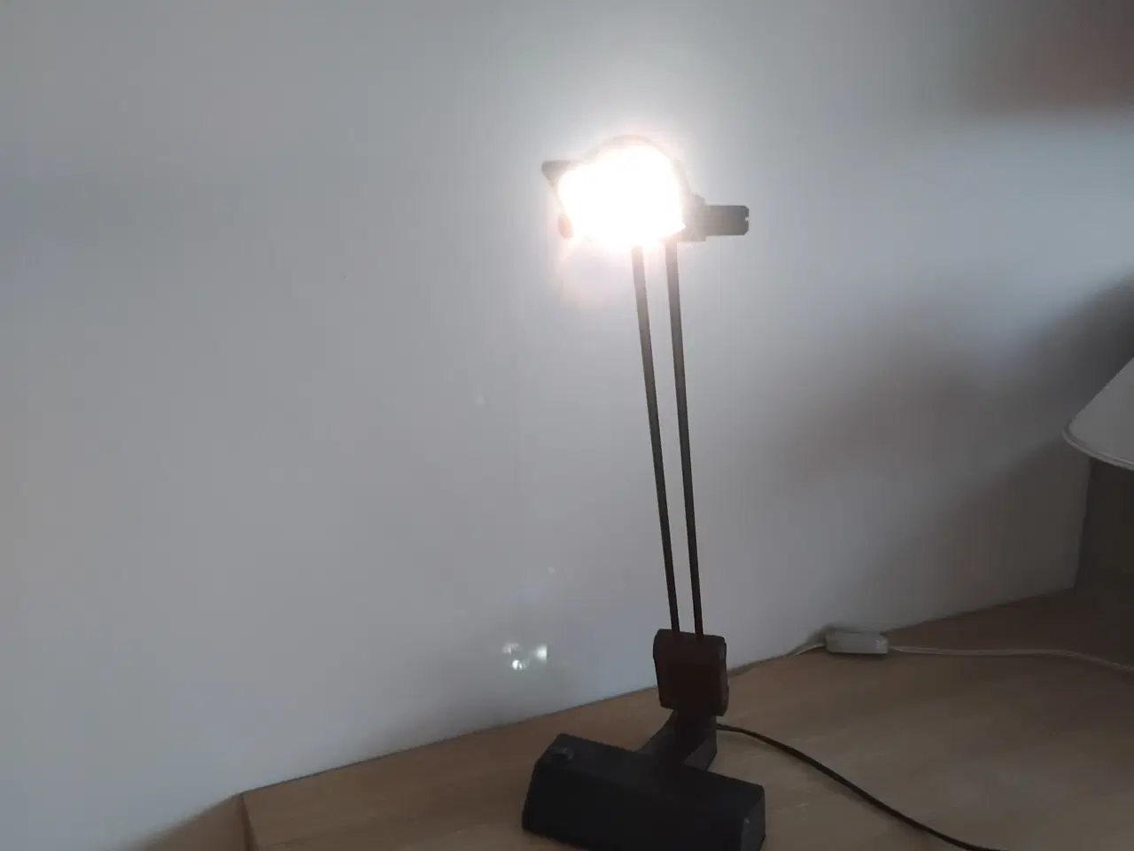 Billede 2 - Bordlampe med to lysstyrker