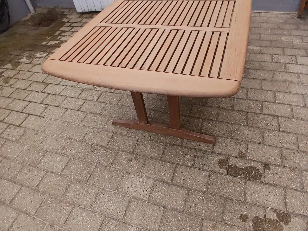 Billede 1 - Havebord i Teaktræs Havebord 
