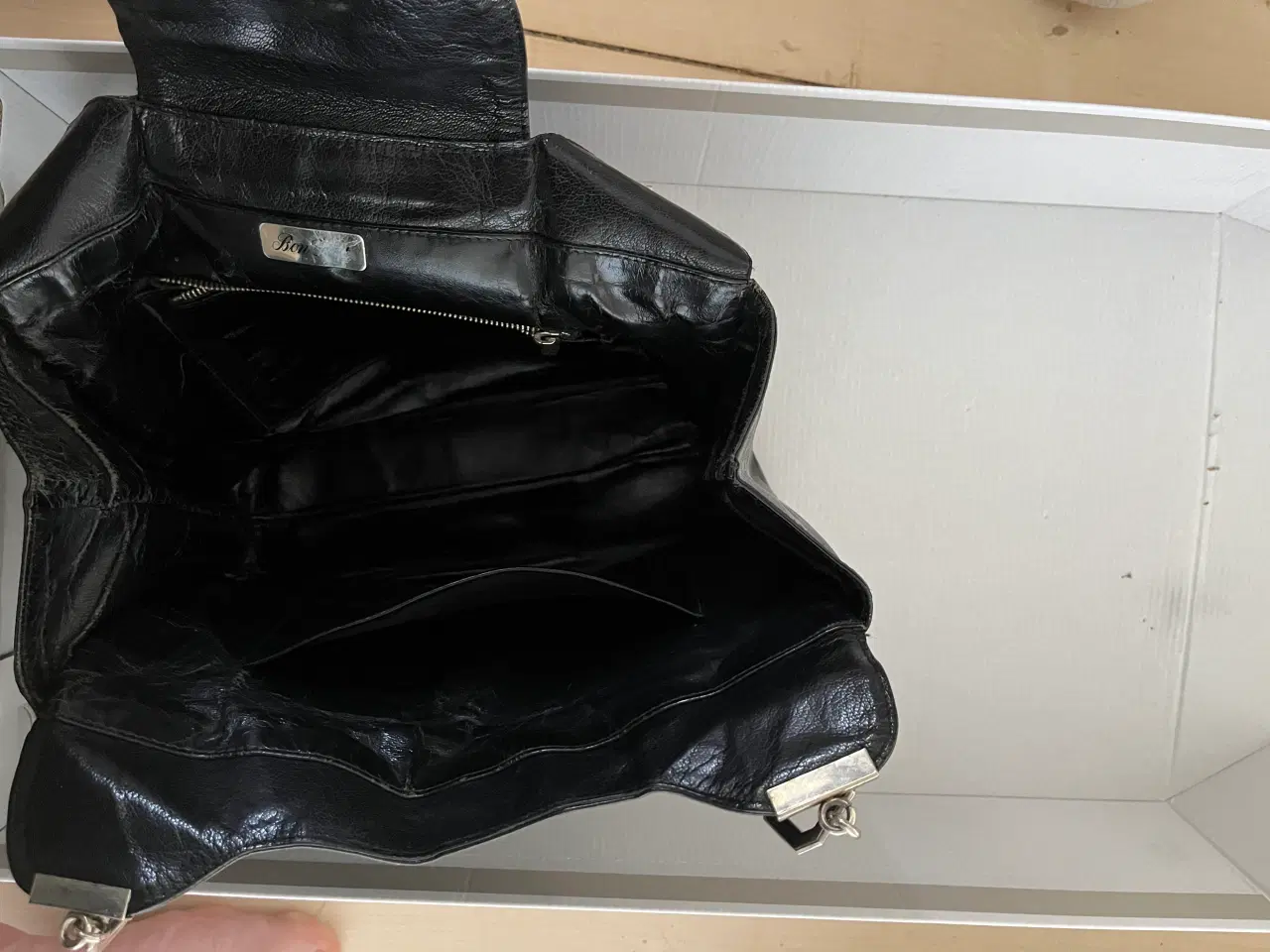 Billede 2 - Flot håndtaske  i læder